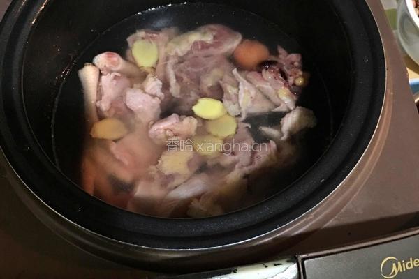 老母鸡大补汤的做法图解2