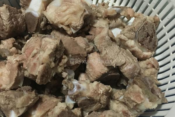 芋儿烧排骨的做法图解3