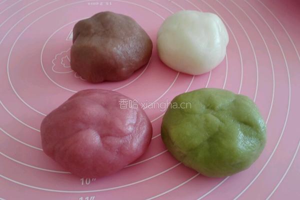 四色冰皮月饼的做法图解1