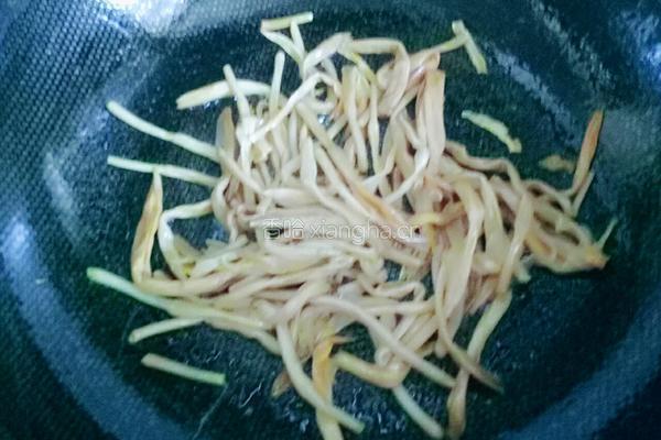 黄花菜炒鸡蛋的做法图解4