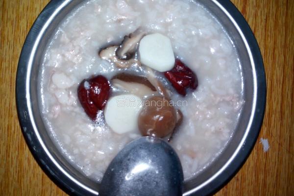 红枣桂圆鲜菇粥的做法图解8