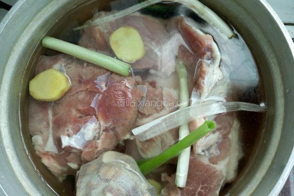 卤猪肉的做法图解3