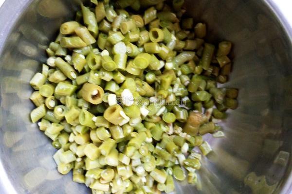 烂肉酸豇豆的做法图解1