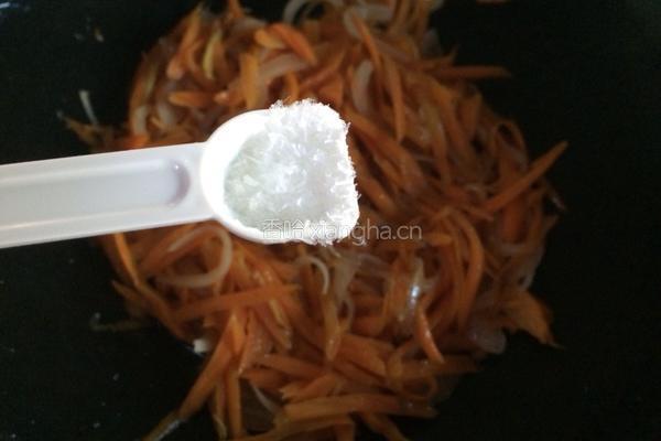 胡萝卜炒洋葱的做法图解6