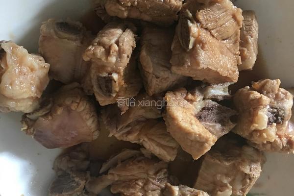 红萝卜烧排骨的做法图解3