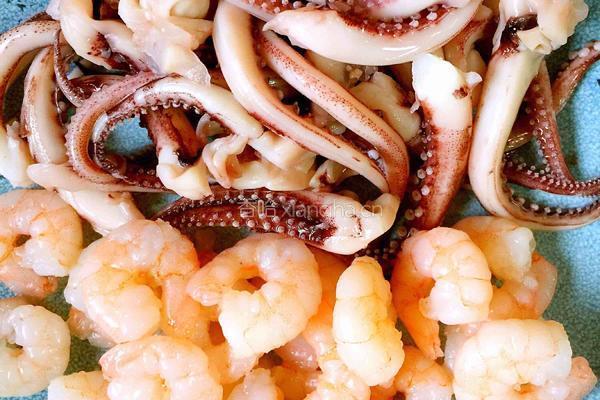 西班牙海鲜烩饭的做法图解3