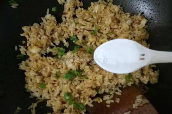 豆瓣酱炒饭的做法图解5