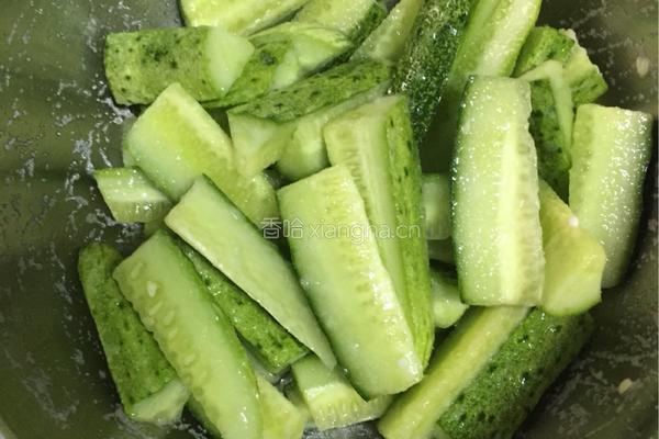 酱泡黄瓜的做法图解3