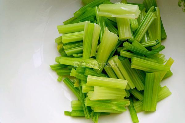 炝芹菜的做法图解6