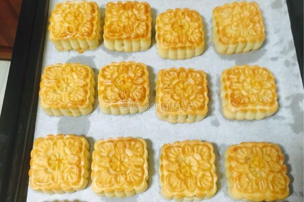 广式蛋黄月饼的做法图解8