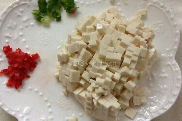 蛋黄豆腐羹的做法图解2