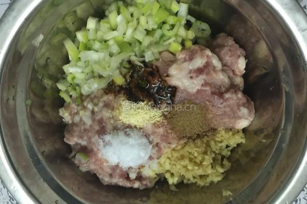 香炸茄盒的做法图解2