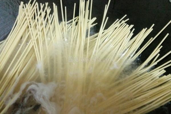 荷包蛋面条的做法图解4