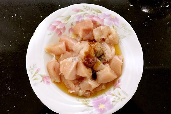 咕噜鸡脯肉的做法图解2