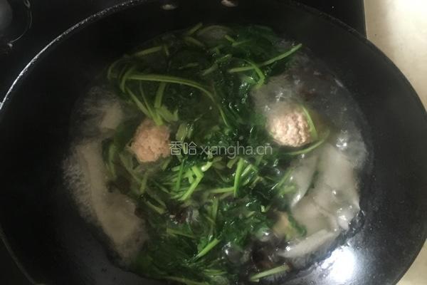 妈妈特别的肉圆青菜粉皮汤的做法图解5