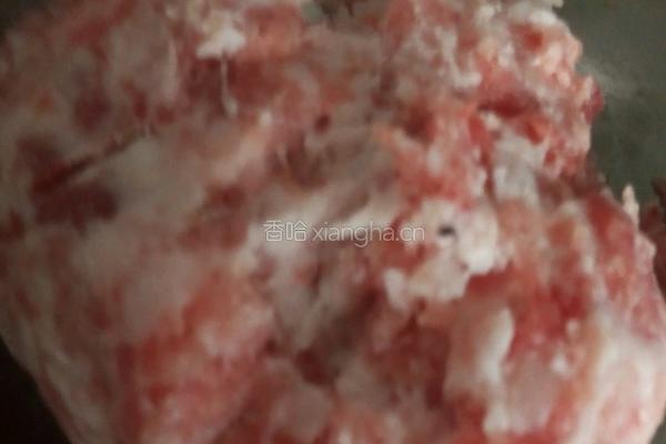 酸菜面条的做法图解1
