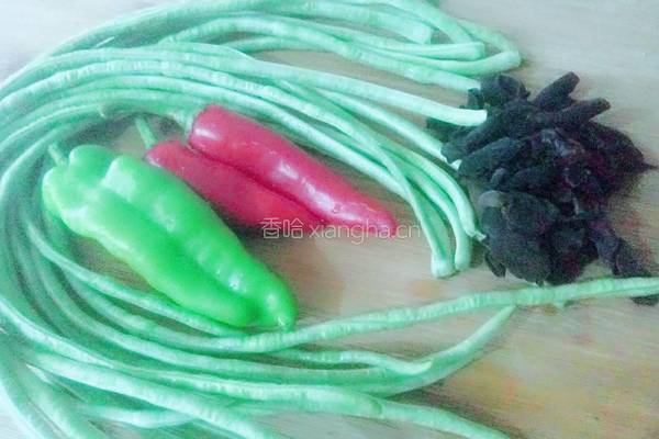 肉丝炒豆角的做法图解1