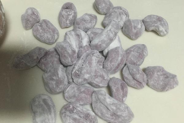 紫薯玫瑰花抱蛋煎饺的做法图解4