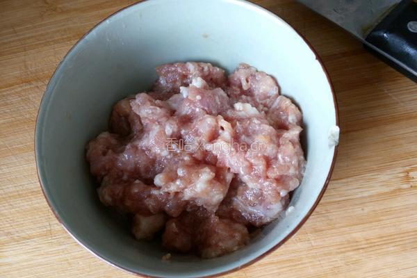 肉末炒秋葵的做法图解3