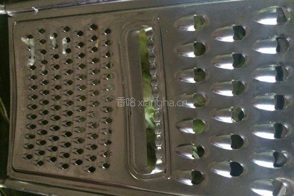 ~西葫芦土豆丝鸡蛋饼~的做法图解2