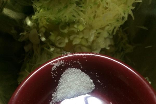 ~西葫芦土豆丝鸡蛋饼~的做法图解6