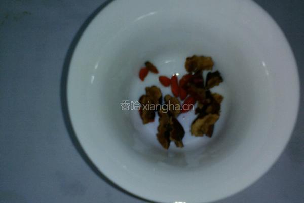 枸杞红枣茶的做法图解3
