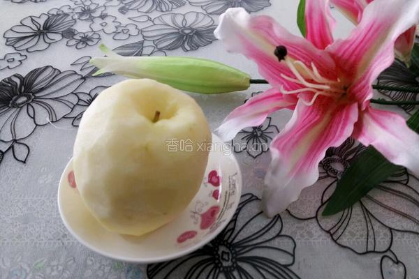 鲜榨苹果汁的做法图解1