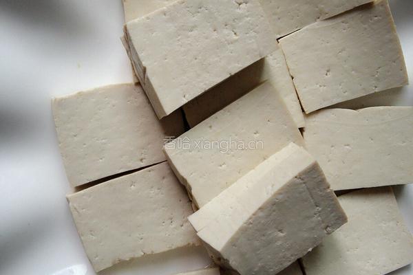 鲢鱼头炖豆腐的做法图解3