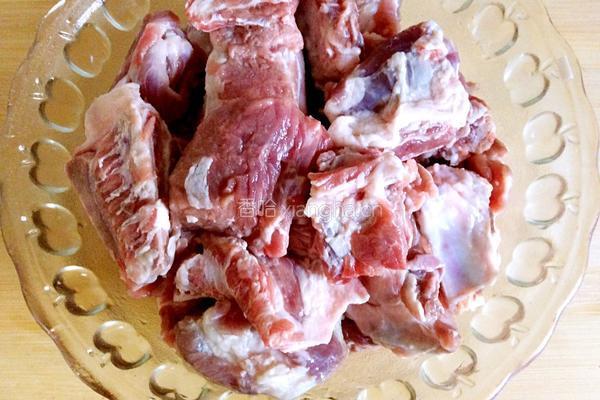 排骨土豆豆腐汤的做法图解1