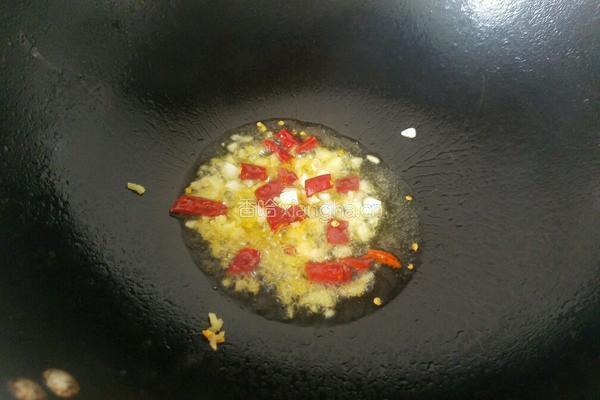 胡萝卜炒香芹的做法图解4