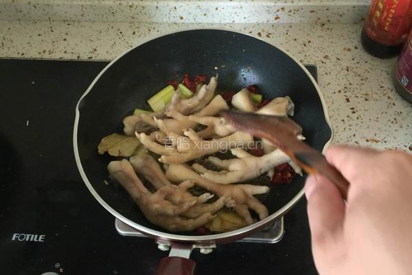 家常炖鸡爪的做法图解7