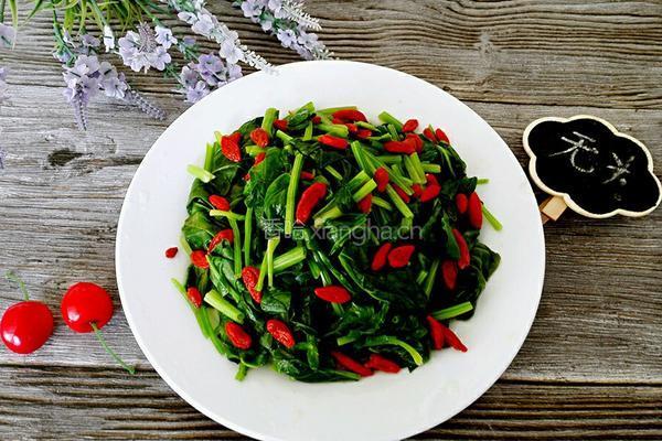 枸杞拌菠菜的做法图解5