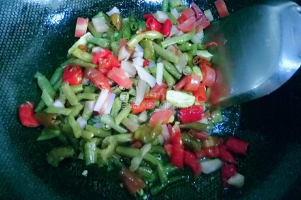 泡菜炒粉条的做法图解5