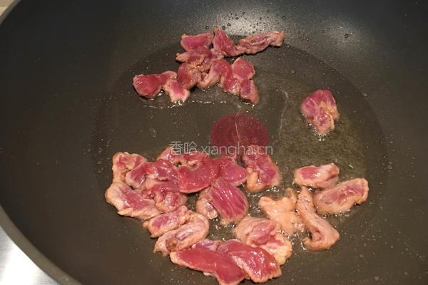 蒜苔香菇炒肉的做法图解3