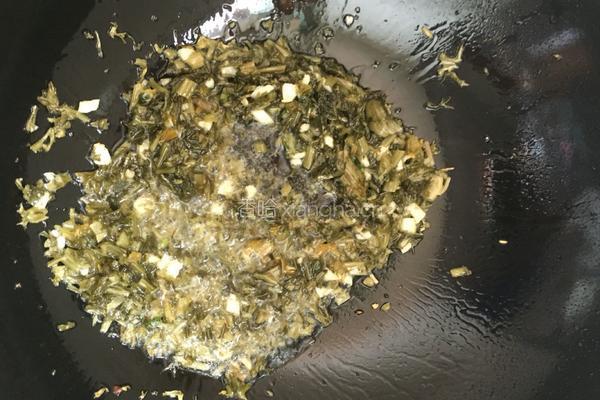 扁豆炒雪菜的做法图解3