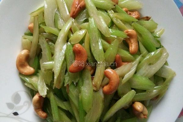 腰果炒芹菜的做法图解12