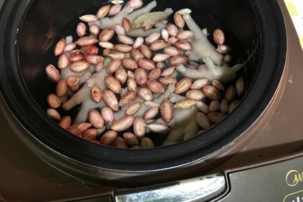 红枣花生煲鸡爪的做法图解4