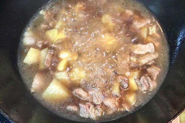 土豆块烧肉的做法图解5