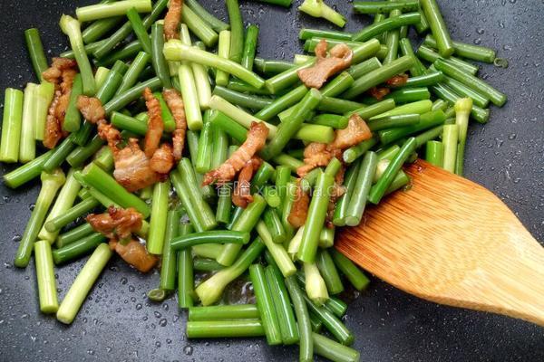 蒜薹炒肉丝的做法图解3