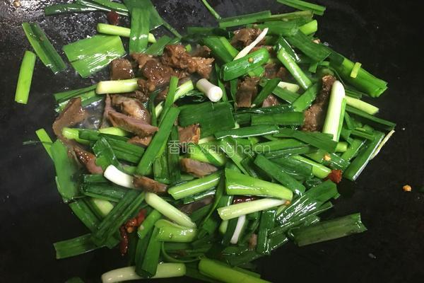 大蒜炒牛肉的做法图解5