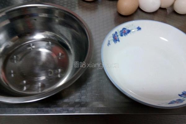 腌咸蛋黄的做法图解2