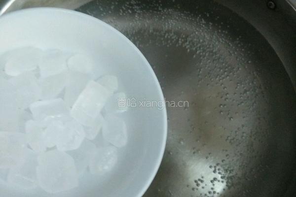 冰糖炖柠檬的做法图解3