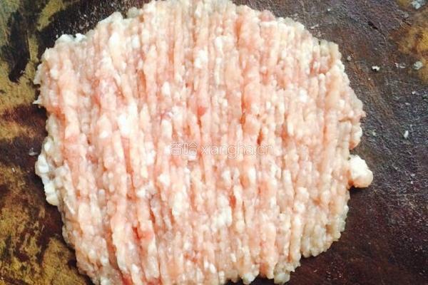 肉丸紫菜汤的做法图解1