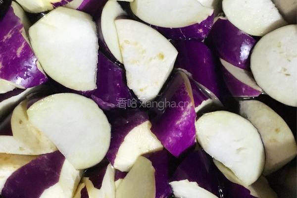 尖椒炒茄子的做法图解2