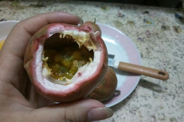 自至百香果饮料的做法图解2