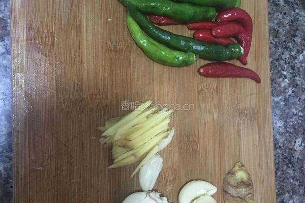 剁椒土豆鸡爪的做法图解3