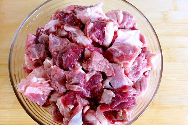 牛肉土豆片的做法图解1