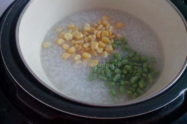 鲜玉米蔬菜粥的做法图解5