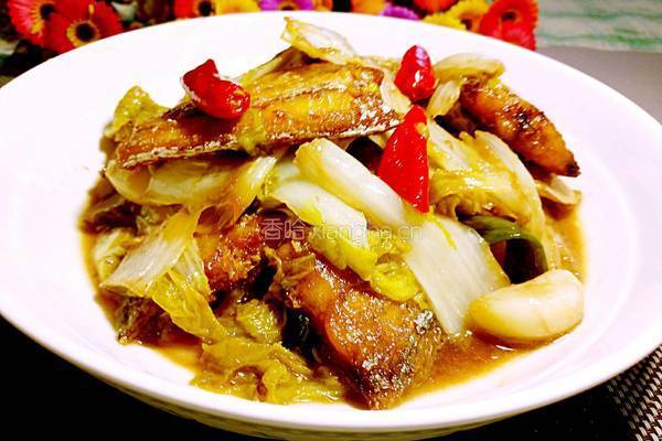 带鱼扒白菜的做法图解12
