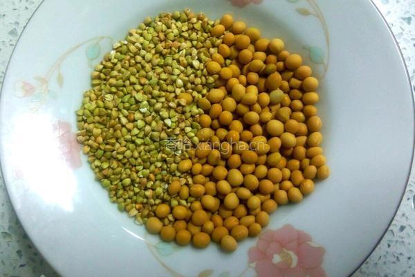 荞麦豆浆的做法图解1